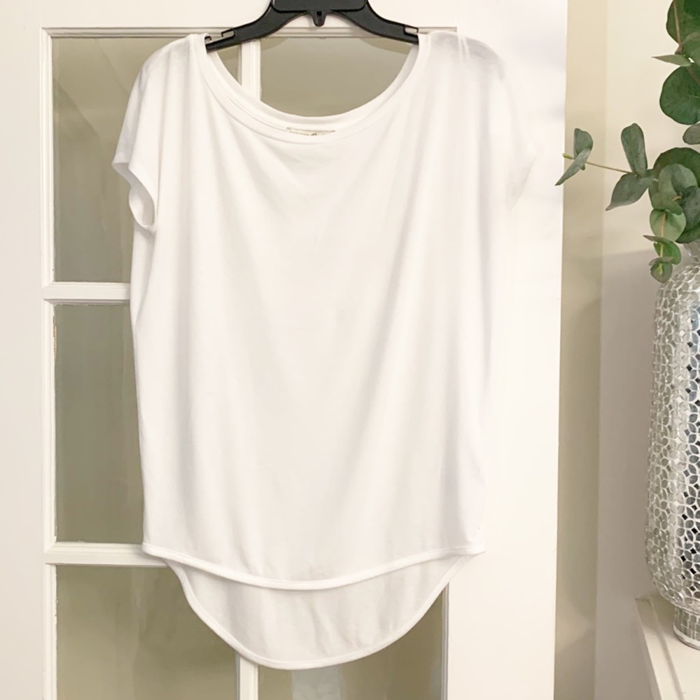 Express Women's One Eleven White Short Sleeve Shirt (Size XS)